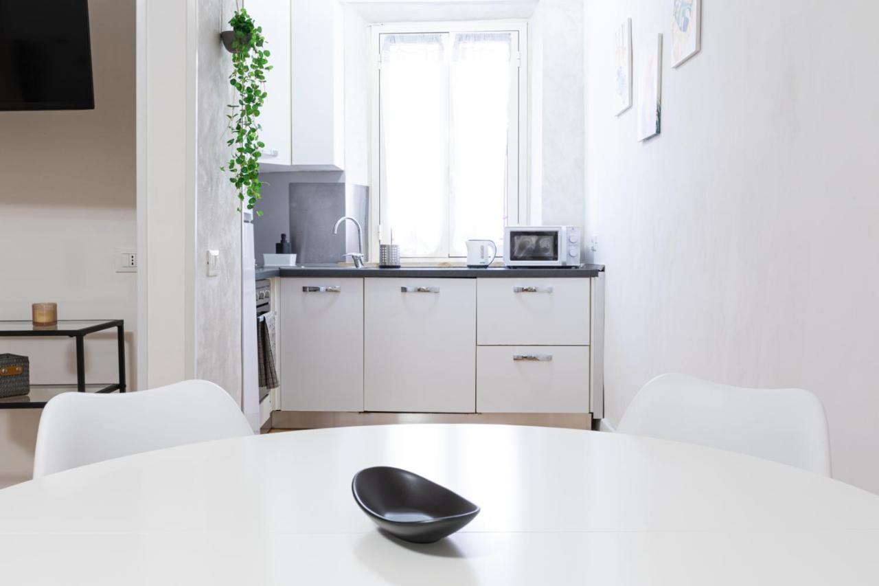 Mosaic Trastevere Silver Apartment - Top Collection 로마 외부 사진