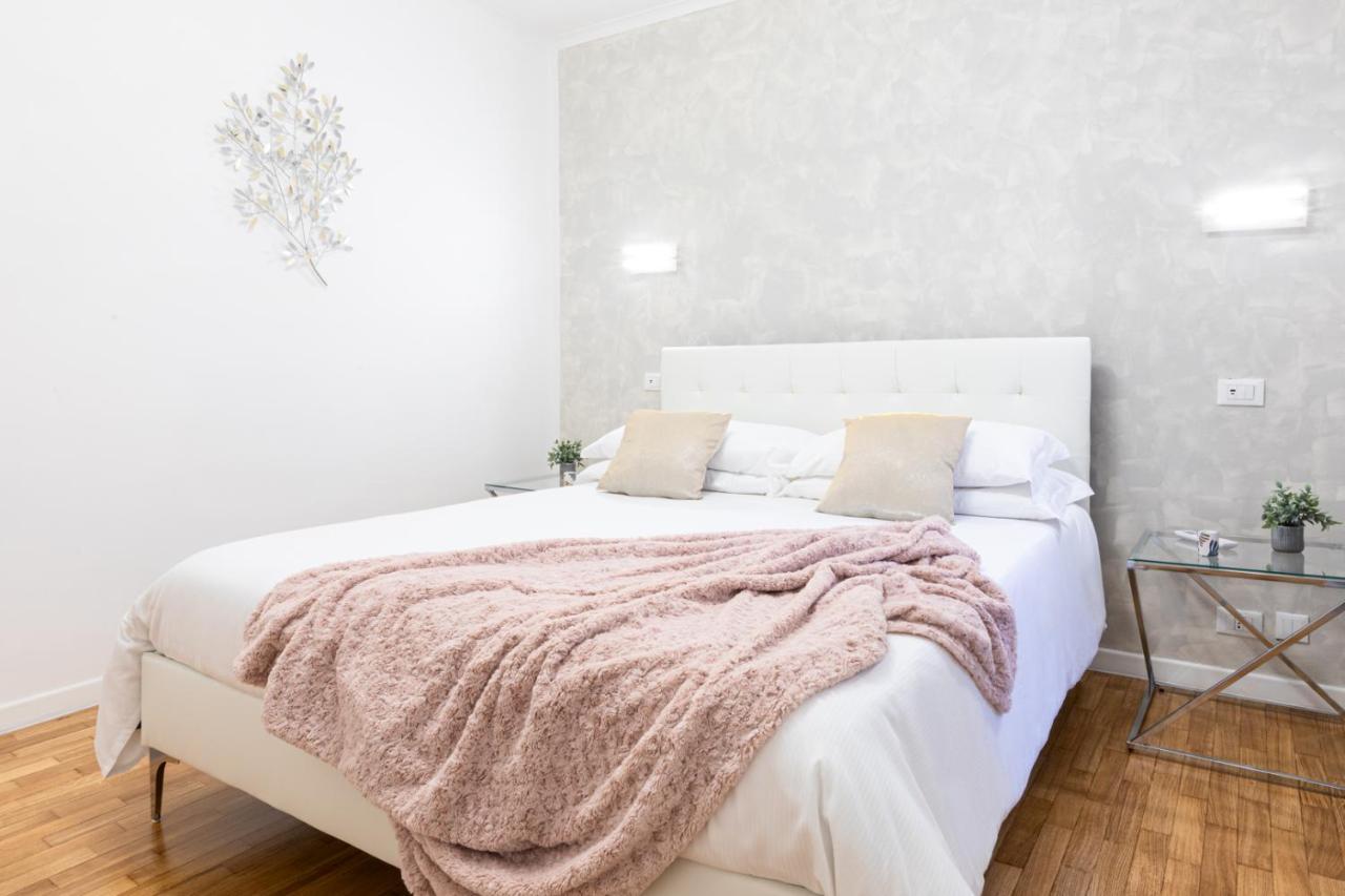 Mosaic Trastevere Silver Apartment - Top Collection 로마 외부 사진