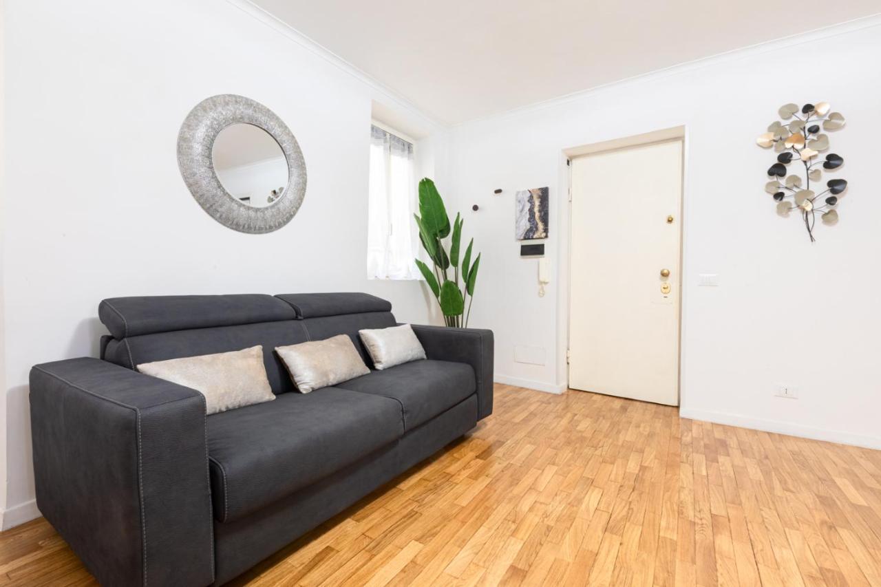 Mosaic Trastevere Silver Apartment - Top Collection 로마 외부 사진
