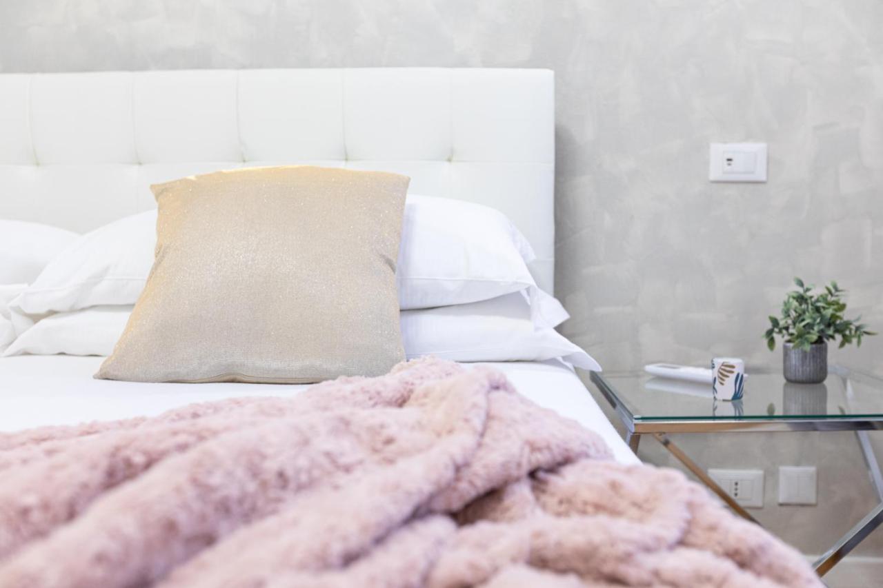 Mosaic Trastevere Silver Apartment - Top Collection 로마 외부 사진