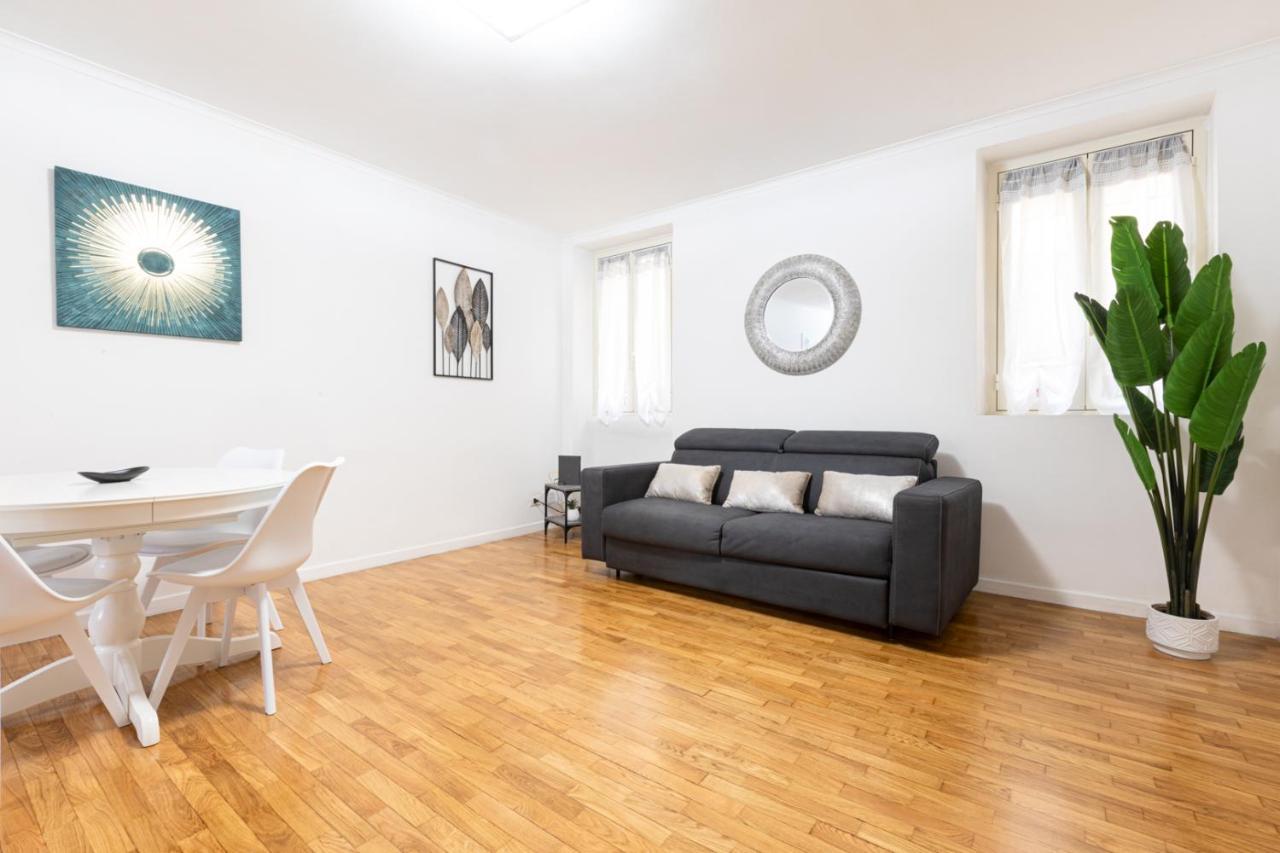 Mosaic Trastevere Silver Apartment - Top Collection 로마 외부 사진